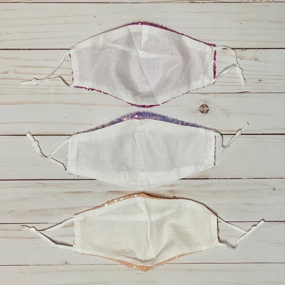 🔥Sale🔥🔥3/$15🔥3 Sequined Fashion Face Masks - Picture 4 of 4